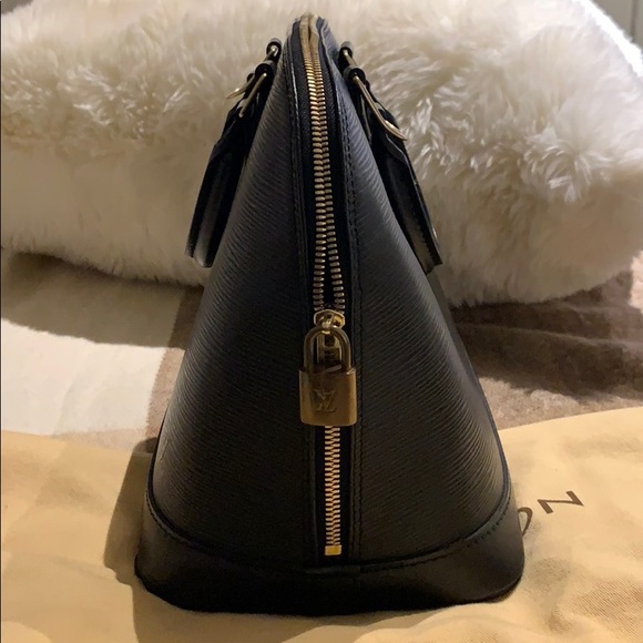 Vintage Louis Vuitton Alma Black Epi Handbag - Picture 4 of 14